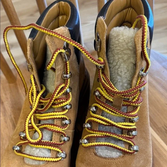 Marc Fisher LTD Nairy lace up shearling lug sole booties in tan suede. Womens 8 - Picture 2 of 10